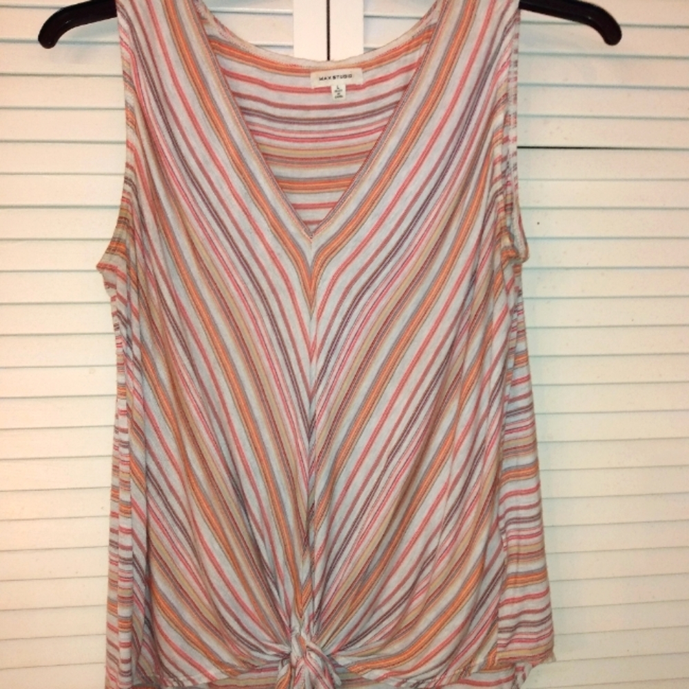 Max Studio sleeveless blouse